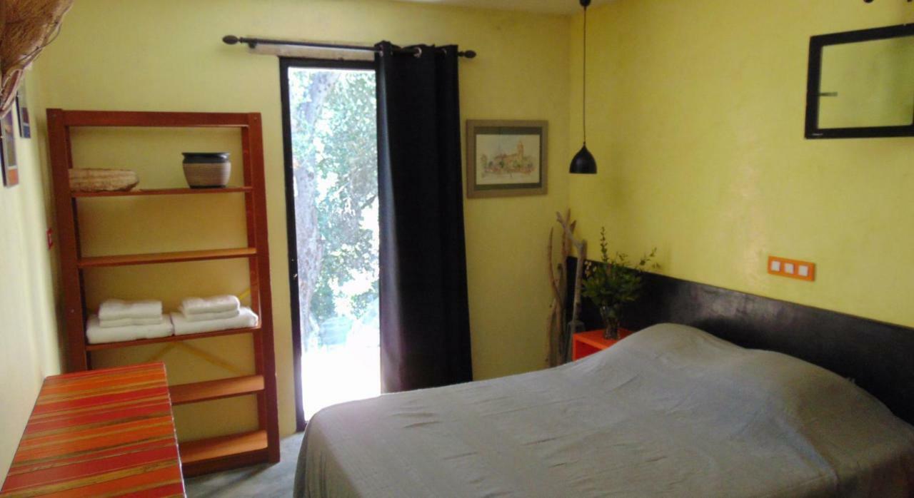 Les Oliviers Bed and Breakfast Casta Esterno foto