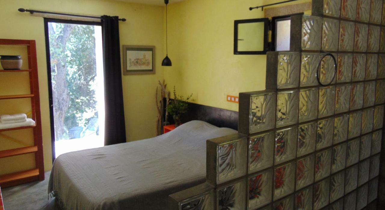 Les Oliviers Bed and Breakfast Casta Esterno foto